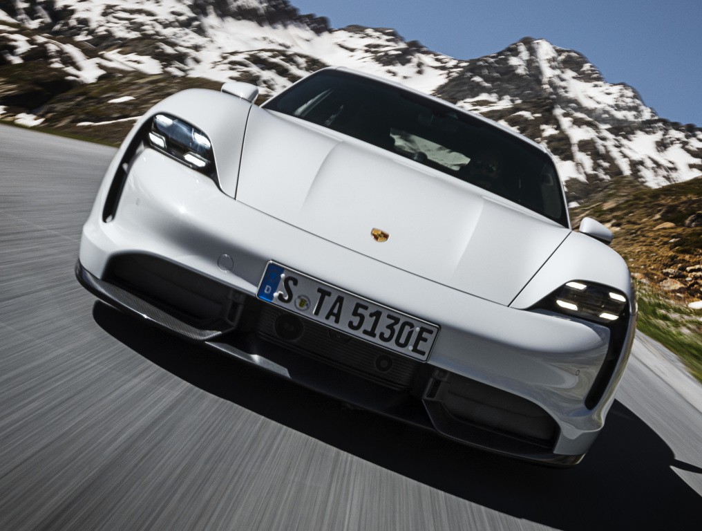 Porsche Taycan Turbo photo 20