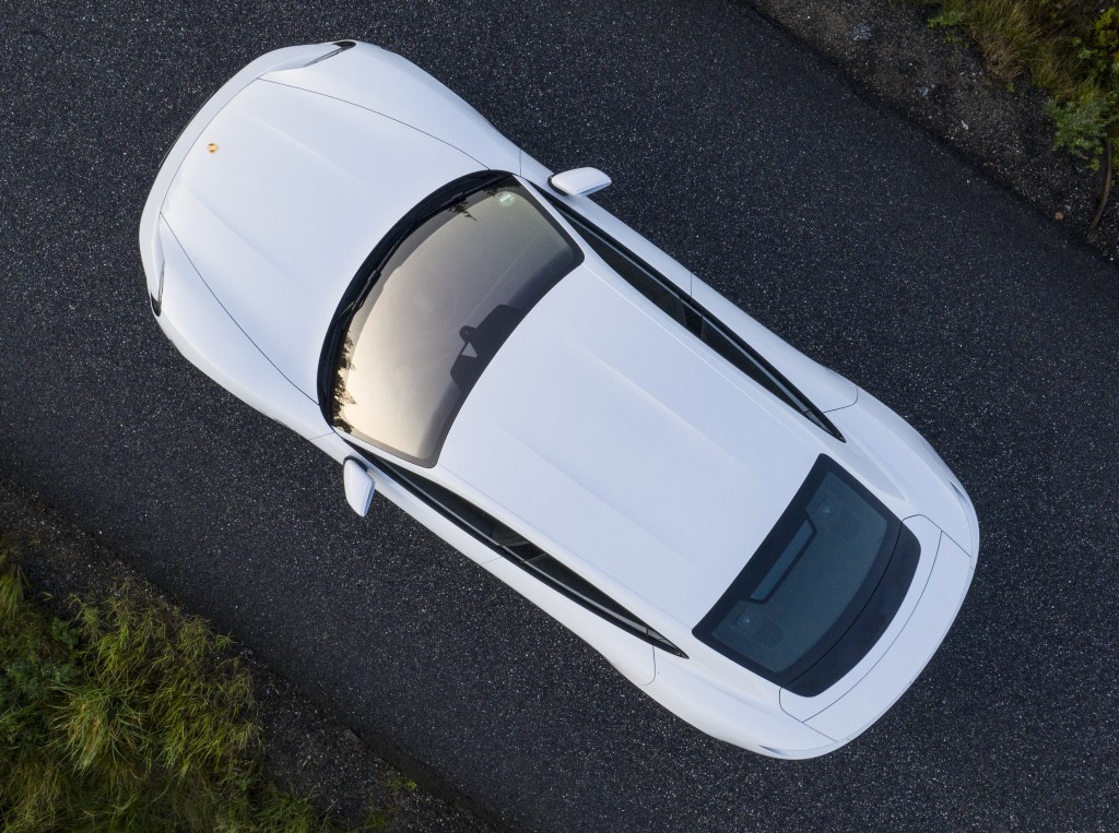 Porsche Taycan Turbo photo 22