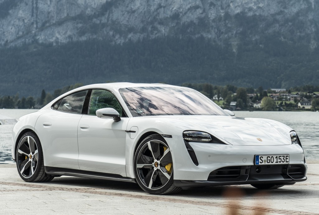 Porsche Taycan Turbo photo 27