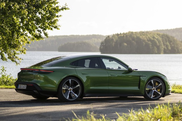 Porsche Taycan Turbo photo 35