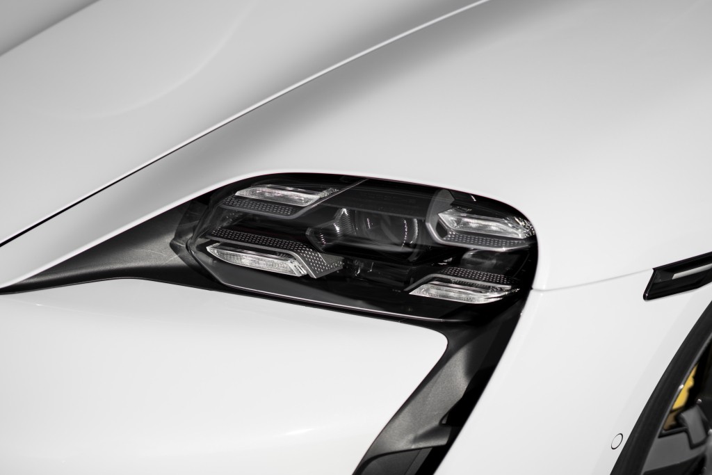 Porsche Taycan Turbo photo 37