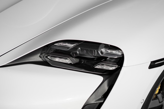 Porsche Taycan Turbo photo 37