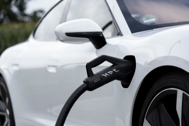 Porsche Taycan Turbo photo 38