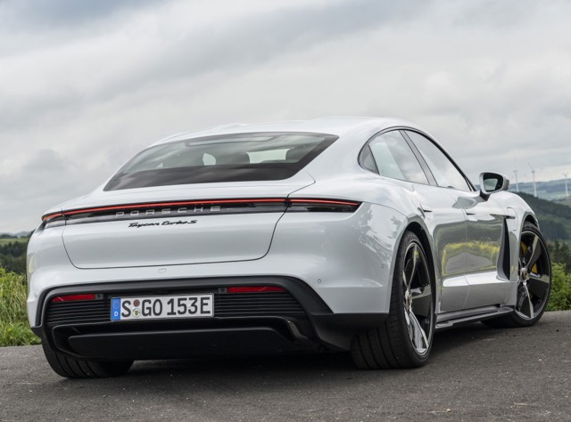 Porsche Taycan Turbo photo 39