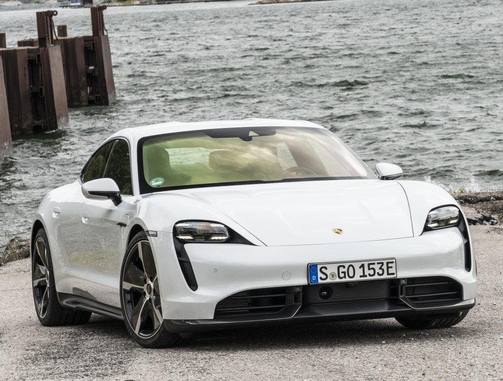 Porsche Taycan Turbo photo 40