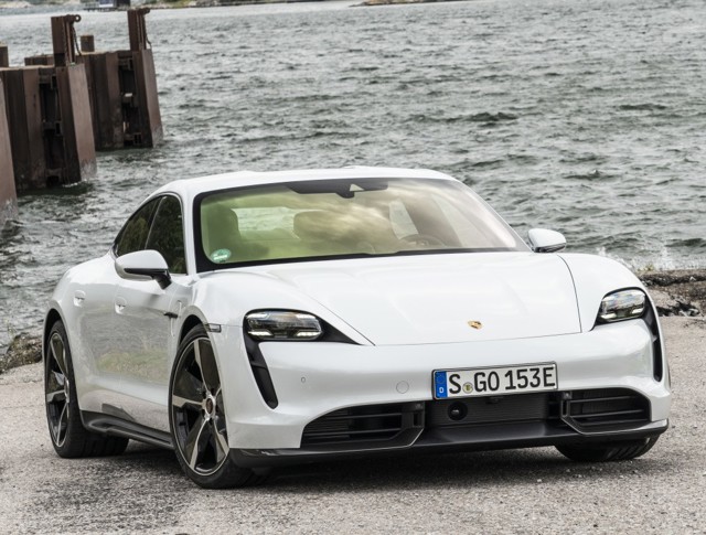 Porsche Taycan Turbo photo 40
