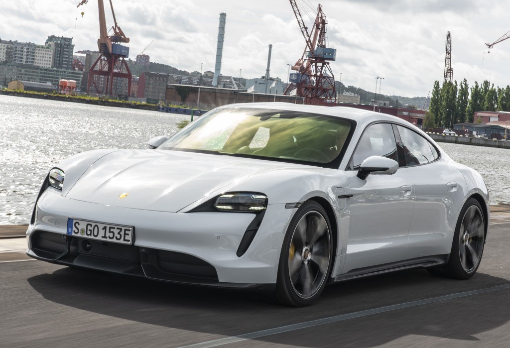 Porsche Taycan Turbo photo 41