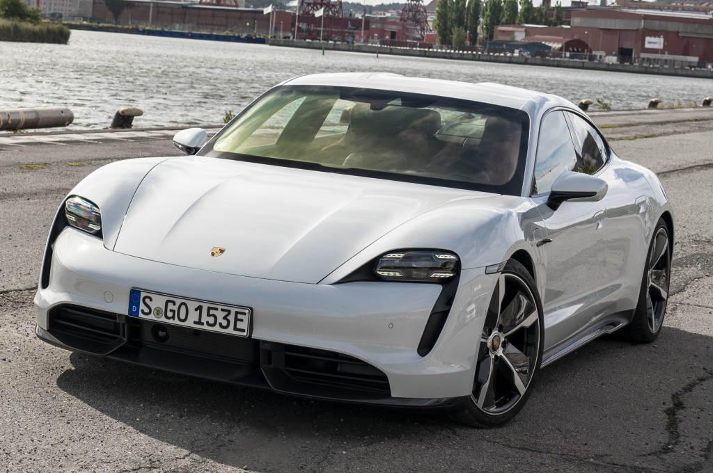 Porsche Taycan Turbo photo 44