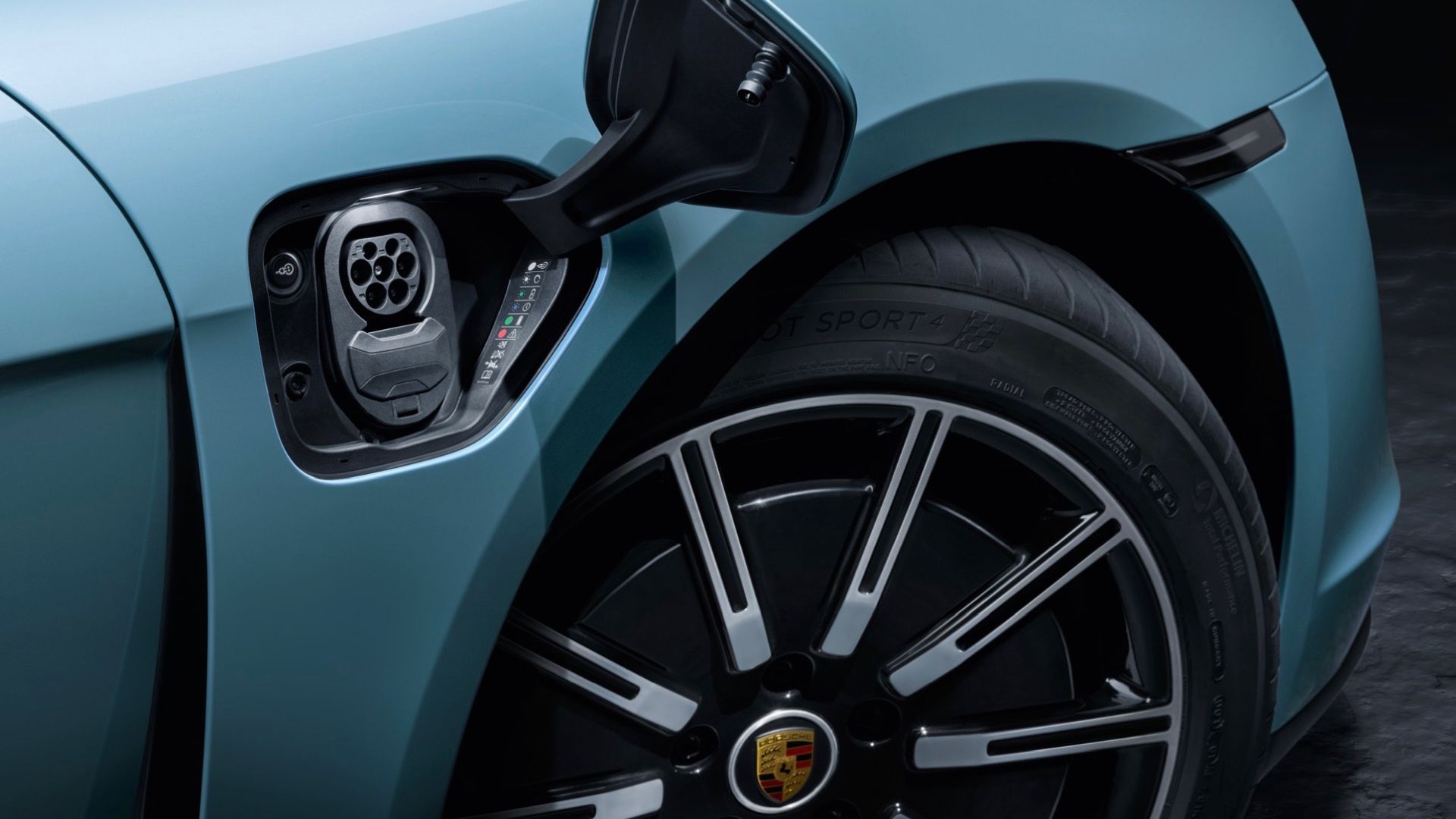 Porsche Taycan Turbo photo 49