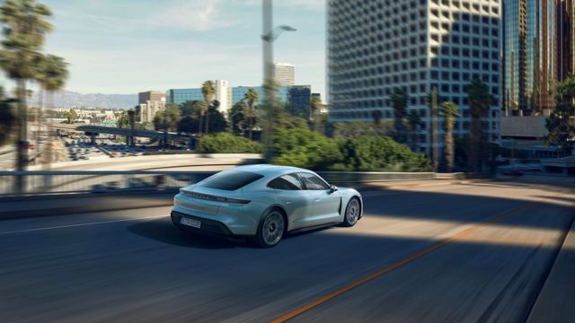 Porsche Taycan Turbo photo 54