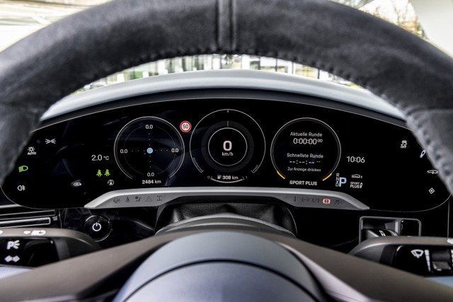 Porsche Taycan photo 29