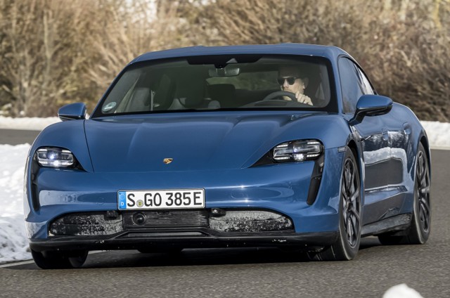Porsche Taycan photo 7