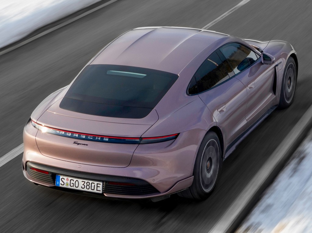 Porsche Taycan photo 9