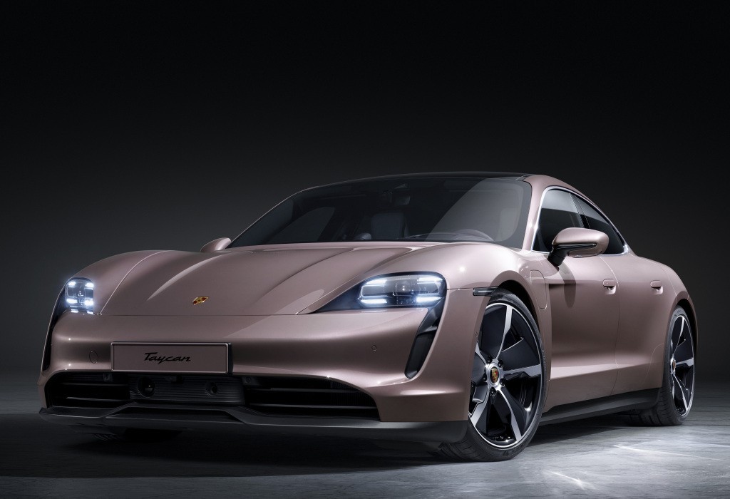 Porsche Taycan photo 10