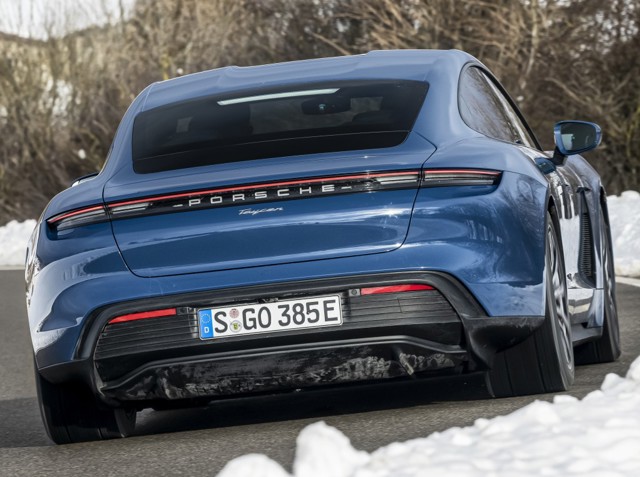 Porsche Taycan photo 13