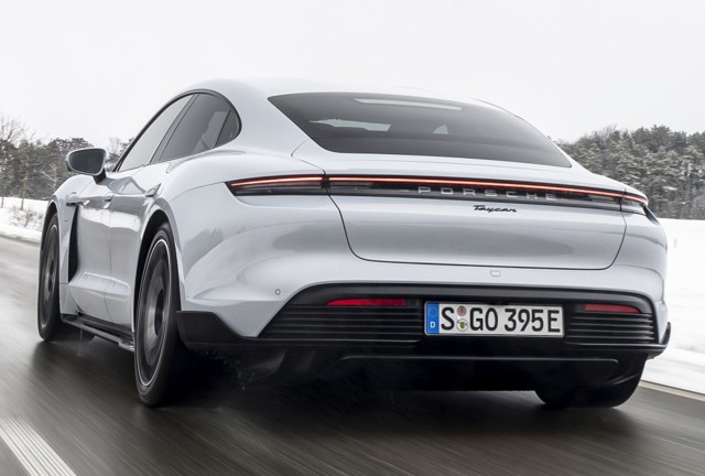 Porsche Taycan photo 14