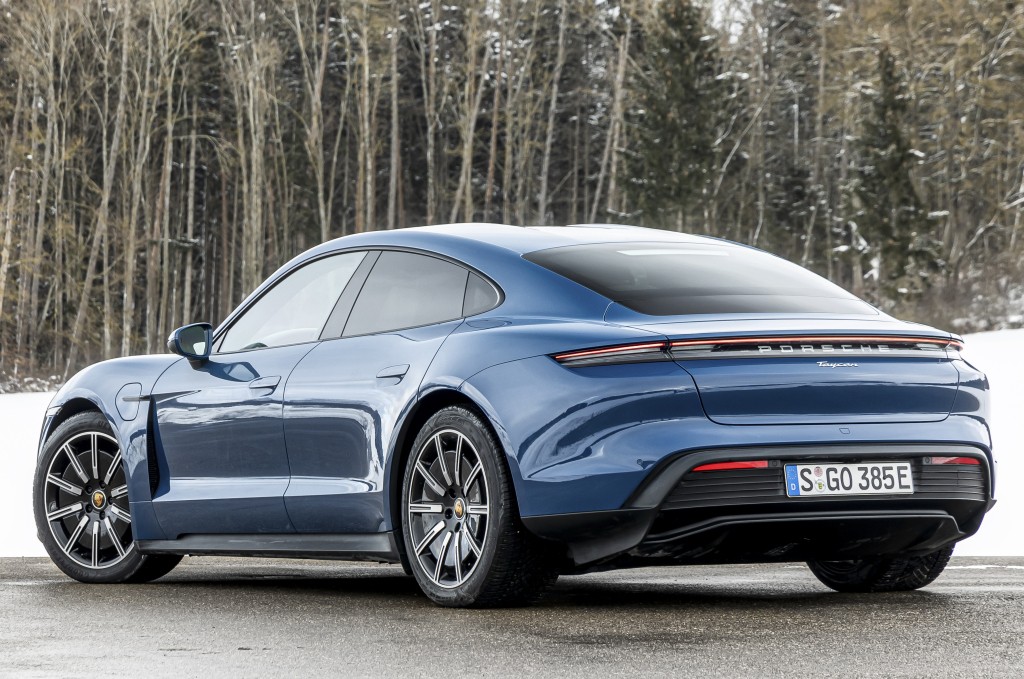 Porsche Taycan photo 22