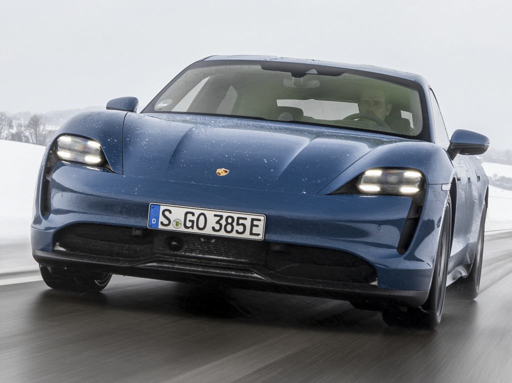 Porsche Taycan photo 23