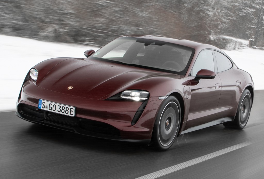 Porsche Taycan photo 25