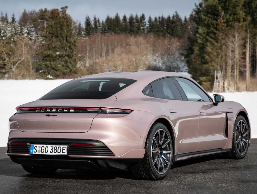 Porsche Taycan photo 28