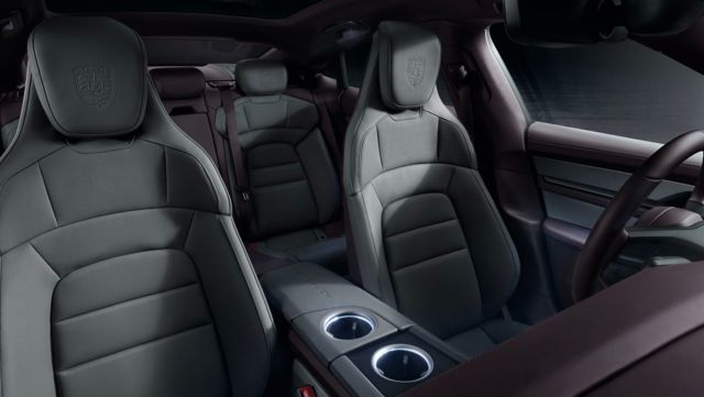 Porsche Taycan photo 32