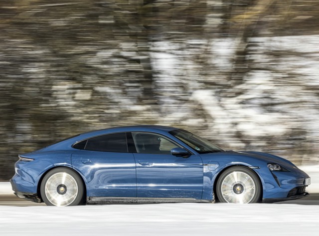 PORSCHE Taycan