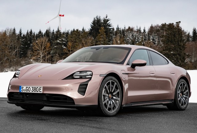Porsche Taycan photo 5