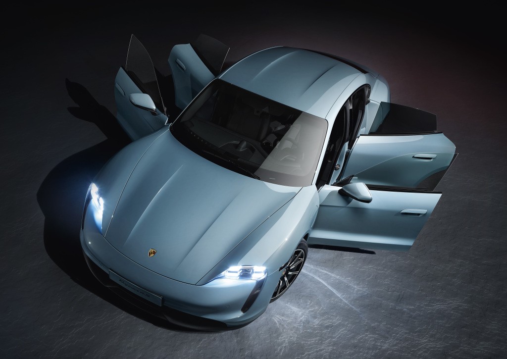 Porsche Taycan photo 2