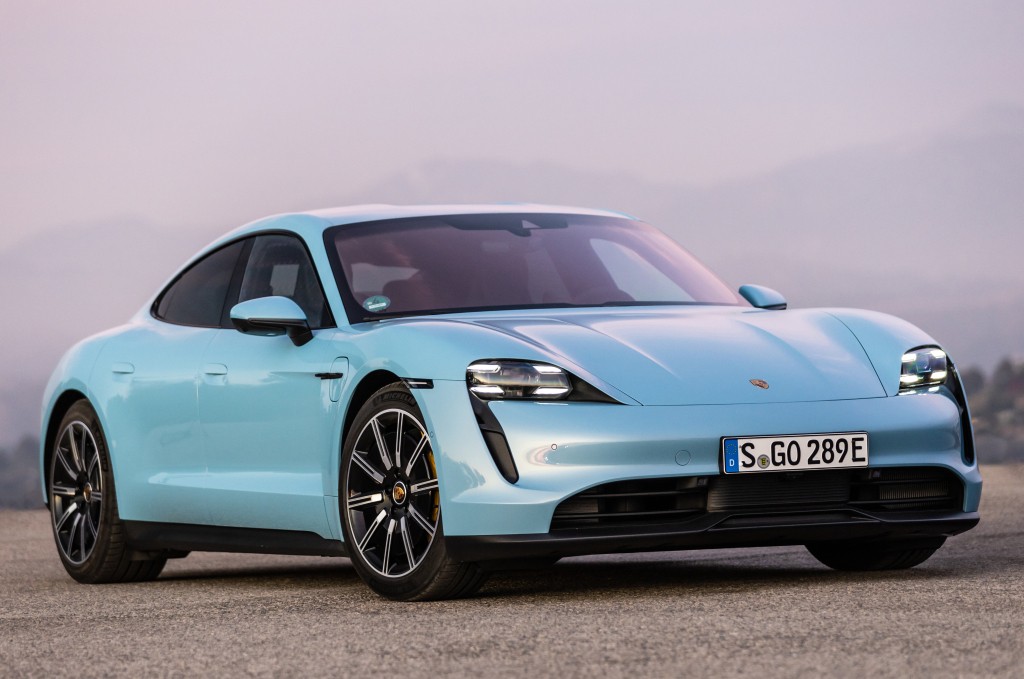 Porsche Taycan photo 10