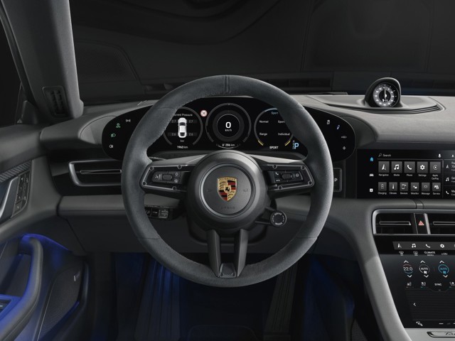 Porsche Taycan photo 35