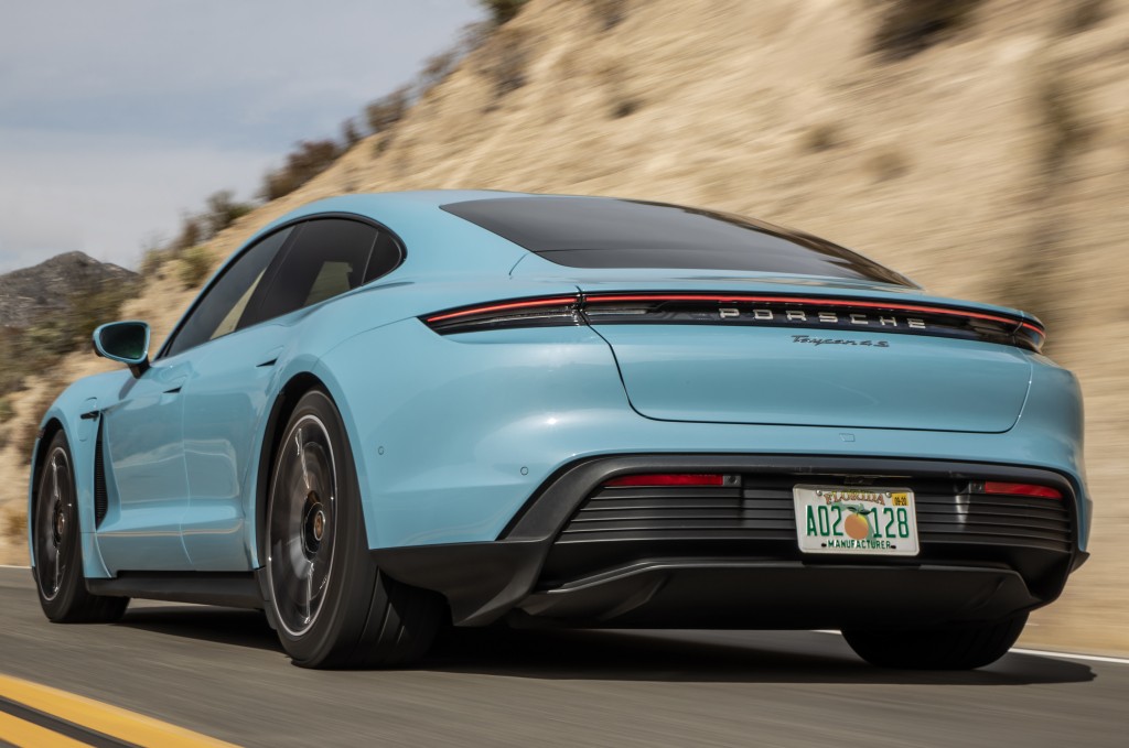 Porsche Taycan photo 13