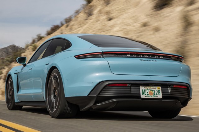 Porsche Taycan photo 13