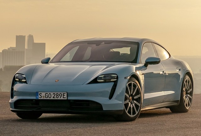 Porsche Taycan photo 15