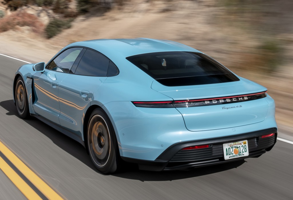 Porsche Taycan photo 19