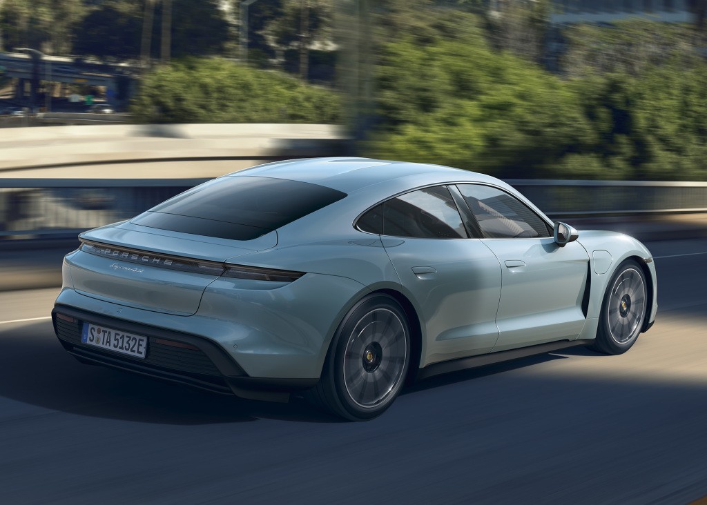 Porsche Taycan photo 23