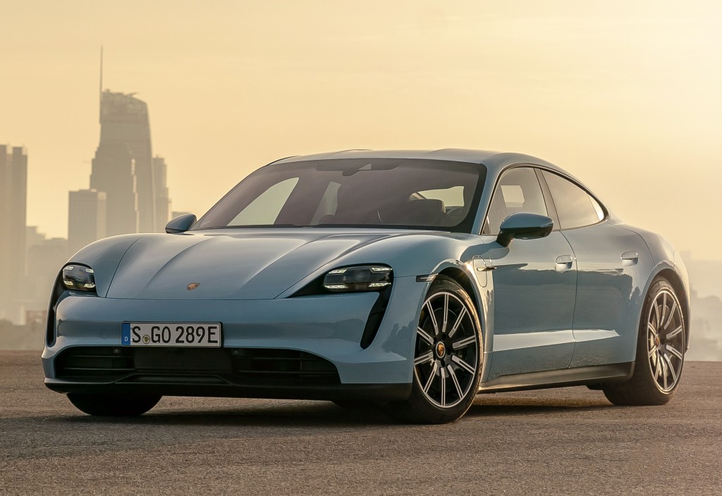 Porsche Taycan photo 24