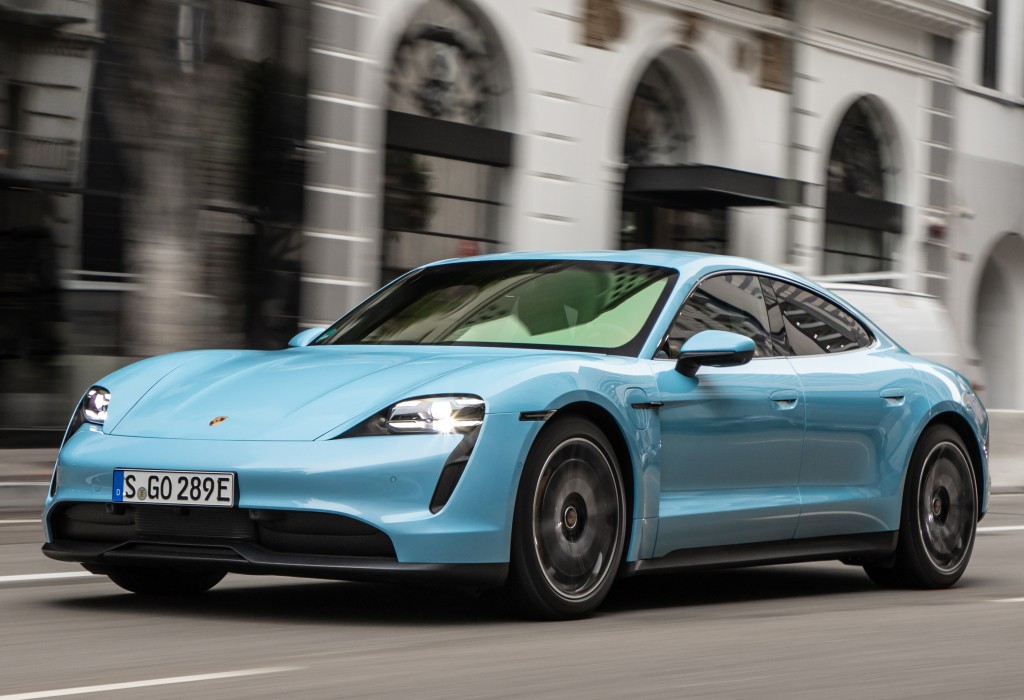 Porsche Taycan photo 25