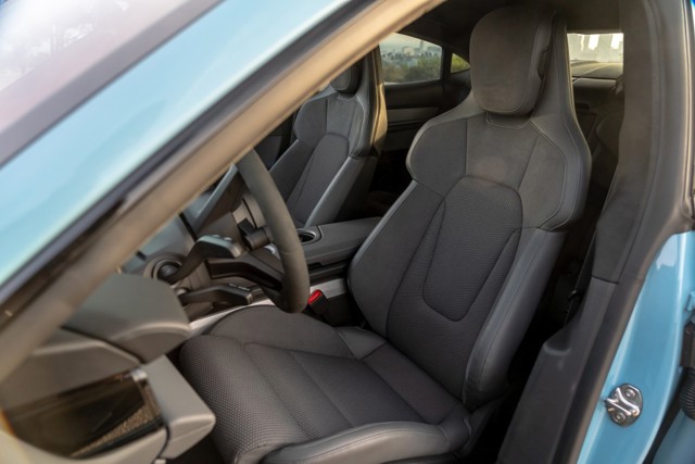 Porsche Taycan photo 41