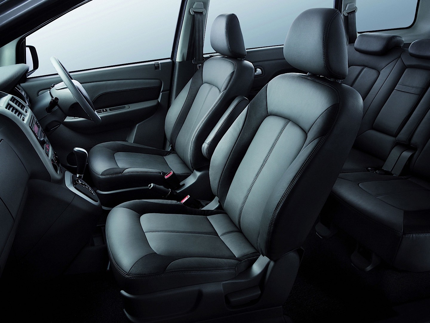 Proton Exora photo 15