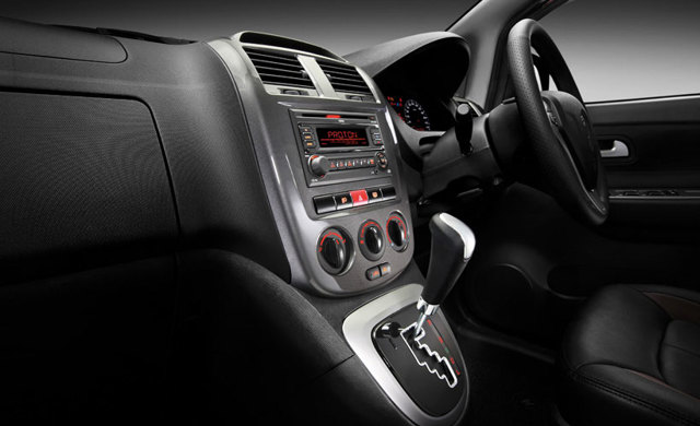 Proton Exora photo 15