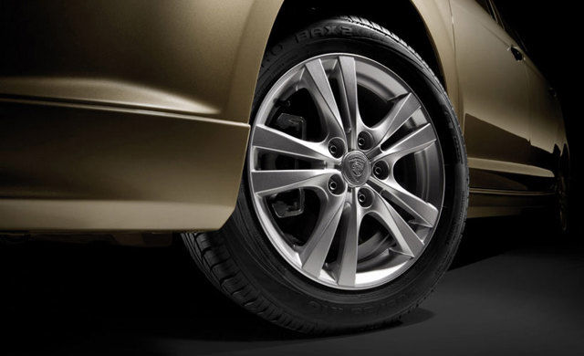 Proton Exora photo 7
