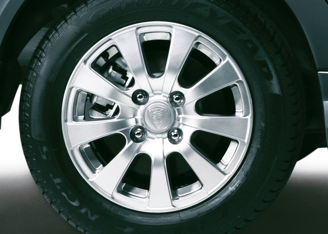 Proton Persona photo 6