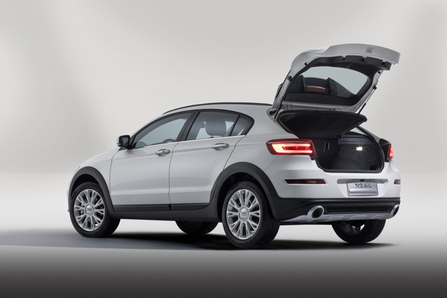 Qoros 3 photo 6
