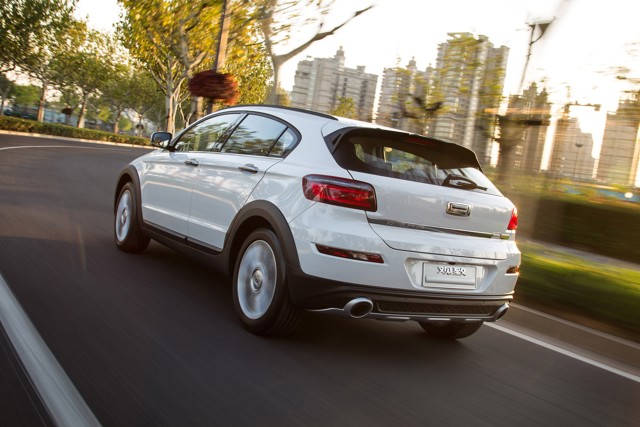 Qoros 3 photo 7