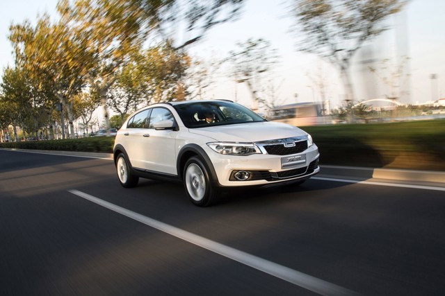 Qoros 3 photo 8
