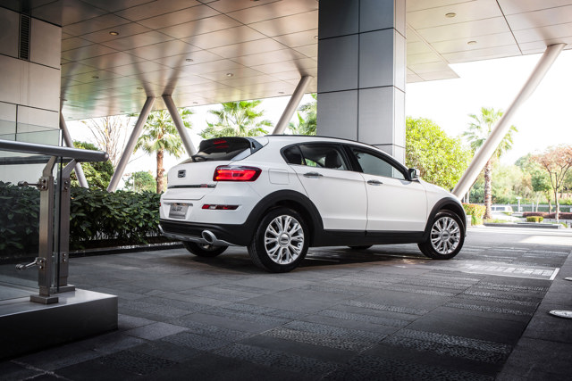 Qoros 3 photo 11