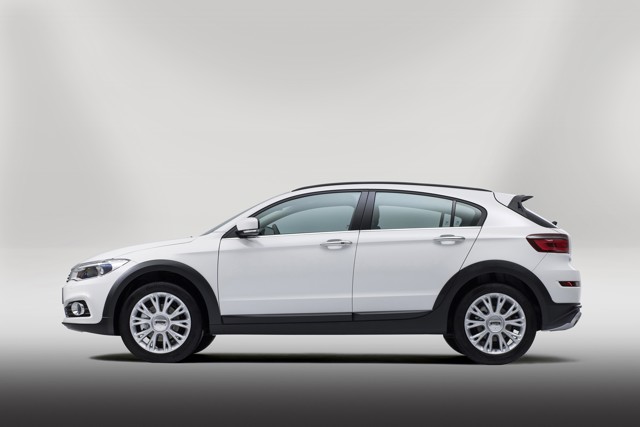 Qoros 3 photo 14