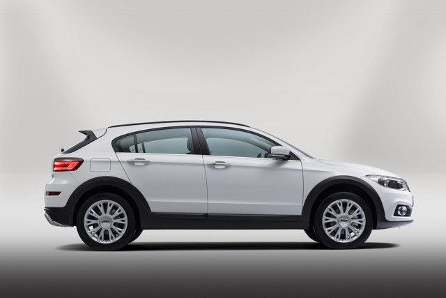 Qoros 3 photo 15