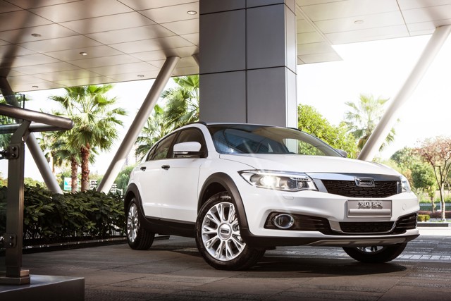 Qoros 3 photo 17