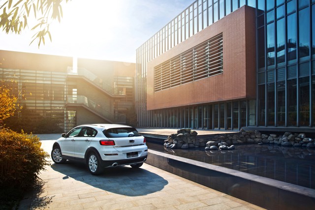 Qoros 3 photo 21
